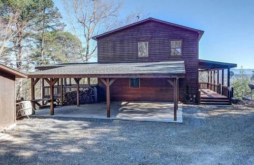 Murphy House | Mistletoe Cabin- Private cabin w views, Hottub, pet friendly