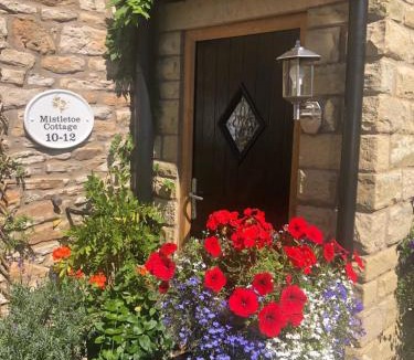 Foulridge House | Mistletoe Cottage