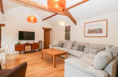 Kemeys Commander House | Mistletoe Cottage