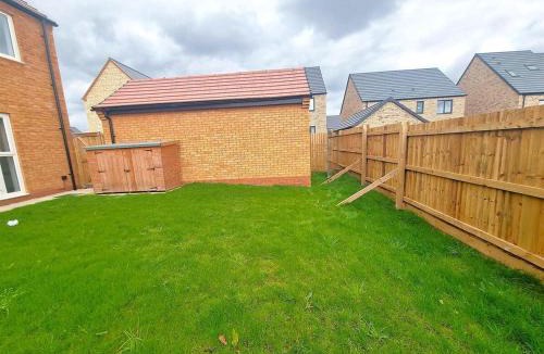 Weldon House | Mistletoe Gardens Havens