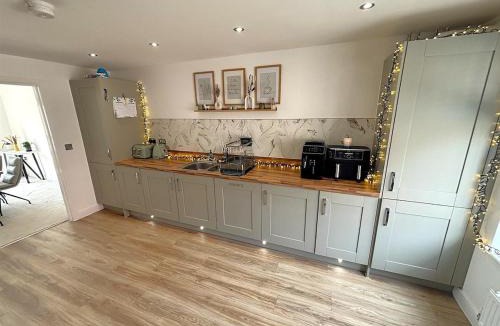 Weldon House | Mistletoe Gardens Havens