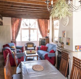 Asquins House | Misty