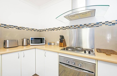 Lower Beechmont Cabin | Misty Mountain View A Tree lined Tropical Oasis