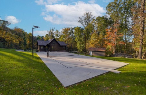 Orrtanna Cabin | Misty Mountain Lodge Pickleball Liberty Ski