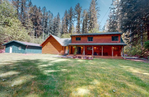 Tillamook House | Misty Mountain Lodge