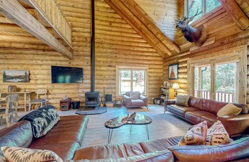 Tillamook House | Misty Mountain Lodge