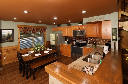 Gatlinburg - Pigeon Forge Ski Chalet | Misty Mountainside - Two Bedroom Chalet
