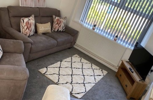 Cwm Frwd Oer House | Mitchell Heights