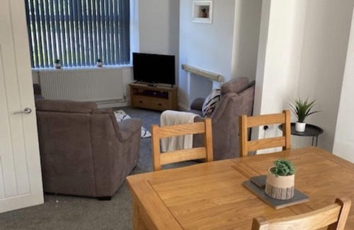 Cwm Frwd Oer House | Mitchell Heights