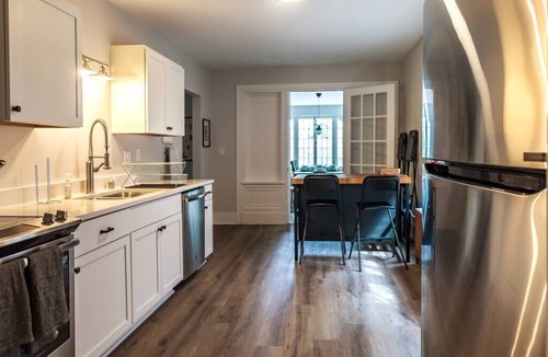 Lower East Side House | MKE Mansion - Both Wings