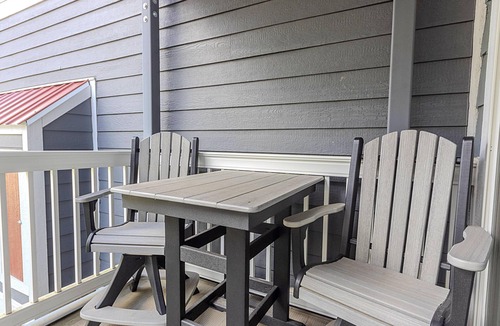 Edray Condo | ML 108 - Stunning summer oasis! Perfect for your next biking getaway!