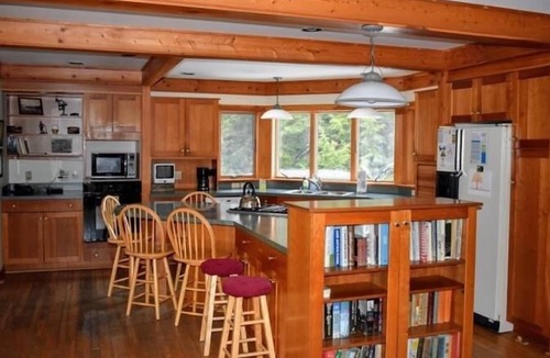 Davis House | ML03-Lakefront Retreat, Hot Tub, Pets Ok! New A/C!