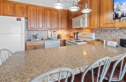 Edray Condo | ML324 Charming & Rustic 1BR/1BA, relaxing mountain view (Connects to ML326)