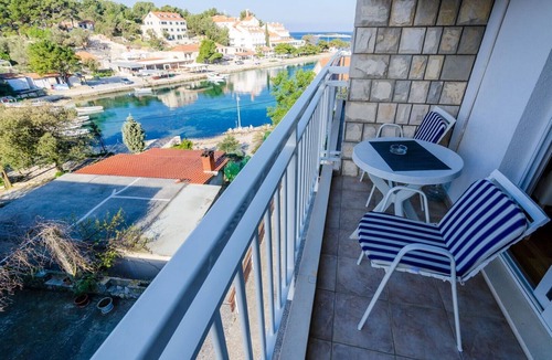 Pomena Apartment | Mljet Gem in Pomena!