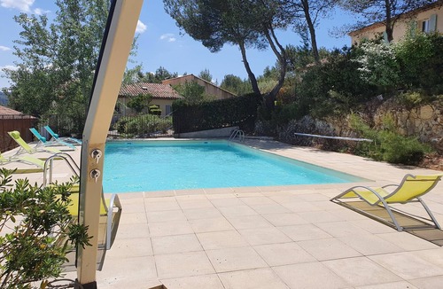 Mallemort House | Mmmmmmmmmm