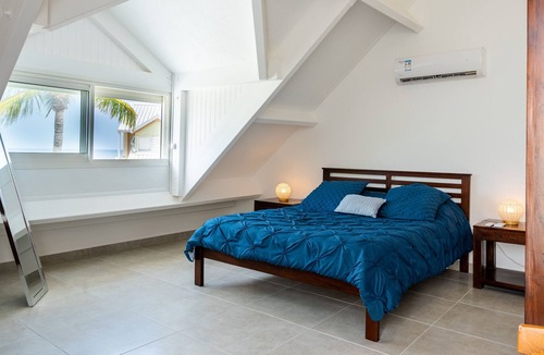 Nettle Bay Villa | Modern Beach Villa 1150