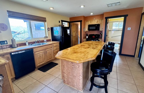 Moab South Valley Apartment | Moab Nest | Monthly Stays I Fast WiFi & Epic Views