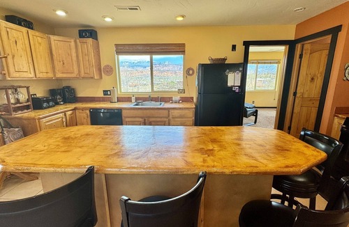 Moab South Valley Apartment | Moab Nest | Monthly Stays I Fast WiFi & Epic Views