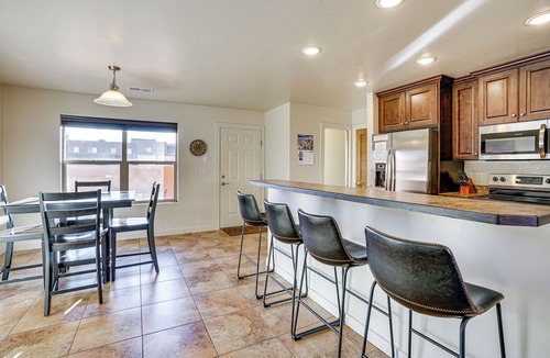 Moab South Valley Apartment | Moab Townhome w/Patio, Near Arches National Park!