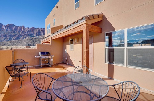 Moab South Valley Apartment | Moab Townhome w/Patio, Near Arches National Park!