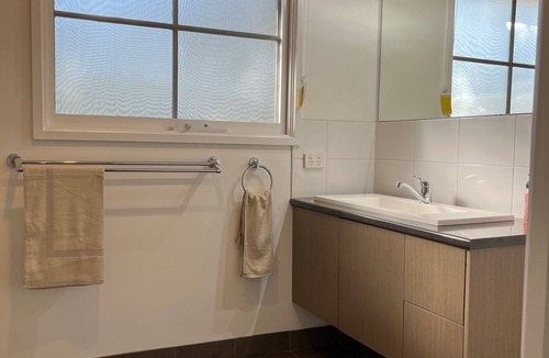 Moama Apartment | Moama, Winbi Resort, River Frontage unit