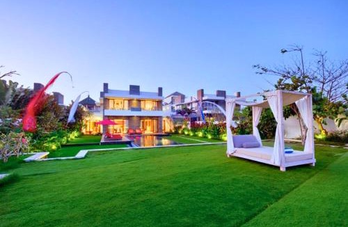 Keramas Villa | Moana 3 BR Beachfront Villa