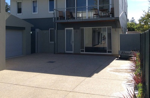 Moana House | Moana Beach “Elandra Beach House”