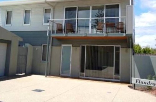 Moana House | Moana Beach “Elandra Beach House”