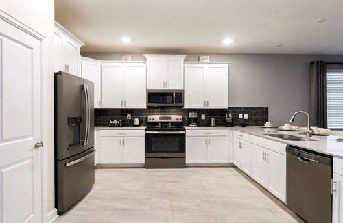 Four Corners House | Moana Bunk Room & Star Wars Galaxy Experience