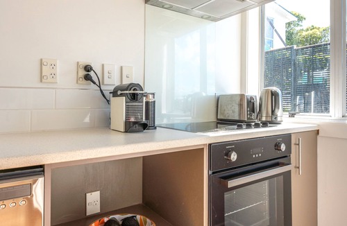 Surfdale Cottage | Moana Cottage