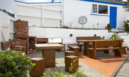 Plimmerton Hostel | Moana Lodge