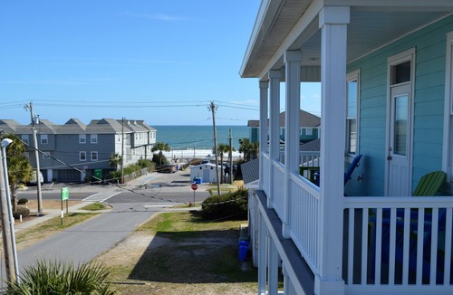 Surfside Beach House | Moana & Ohana - Walk to beach in Surfside Beach, SC