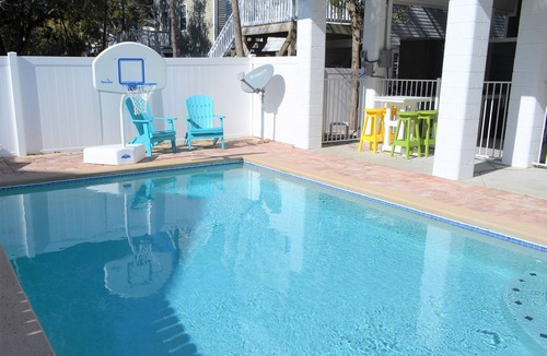 Surfside Beach House | Moana & Ohana - Walk to beach in Surfside Beach, SC