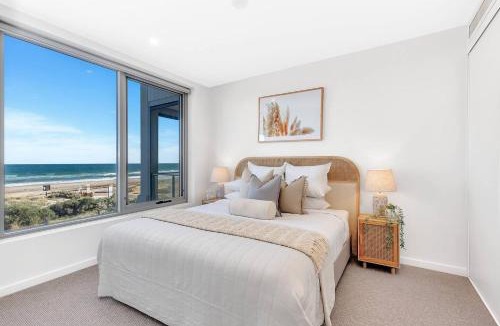 Moana Apartment | 'Moana Wave' A Marvellous Beachfront Residence