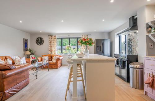 Tring House | Moat Farm