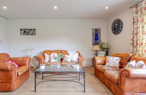 Tring House | Moat Farm