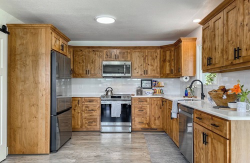 Horseshoe Bend House | Moat House on Crown Lake