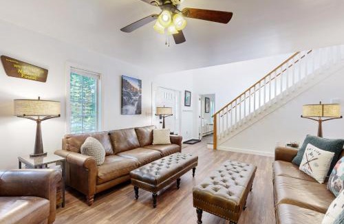 Birch Hill House | Moat Mountain Retreat