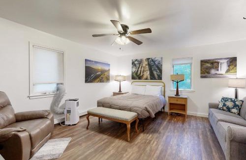 Birch Hill House | Moat Mountain Retreat