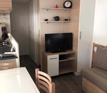 Saint-Jean-de-Monts Apartment | Mobil - Home 3 Chambres 8p - 191 bd