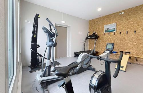 Jullouville House | Mobil-home 6 pers, 3 chambres, piscine chauffée, plage à 200m, terrasse couverte - FR-1-361A-12