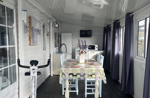 Ouistreham House | Mobil Home au Jardin du Canal de Ouistreham Riva Bella