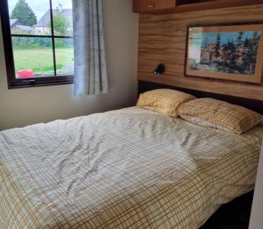 Longue-Jumelles Apartment | Mobil-home au sein d'une écurie