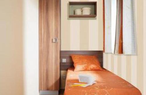 Saint-Rome-de-Tarn Other | Mobil-home avec Terrasse, 3 Chambres, 4 Personnes - API-1-52-1131
