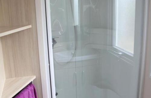La Chaize-Giraud Other | Mobil Home Confortable avec Terrasse pour 6 Personnes - API-1-52-394