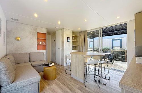 Jullouville-les-Pins House | Mobil-home confort 6 pers, 3 ch, pisc chauffée, à 200m plage Jullouville - FR-1-361A-70