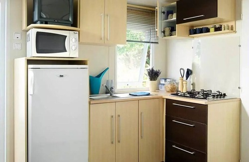 Varennes sur Loire House | Mobil-home | Comfort | 3 Bedrooms | 6 sleeps | Uncovered elevated terrace | A/C