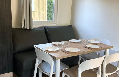 Angicourt Other | Mobil home confortable avec terrasse pour 6 pers. - API-1-52-1720