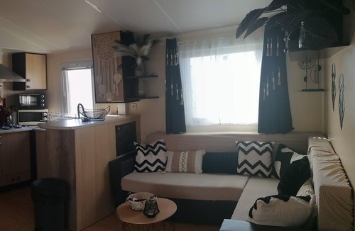 Vic-la-Gardiole House | Mobil Home Cosy Camping 4 LES Salins DE LA Gardiole