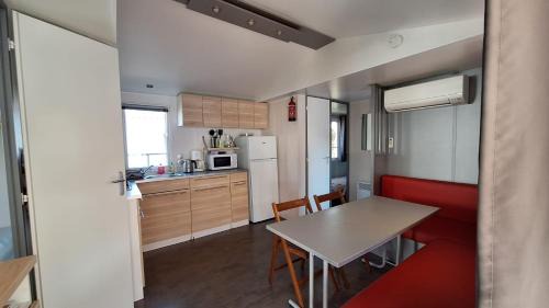 Vic-la-Gardiole Other | Mobil-home dans un camping